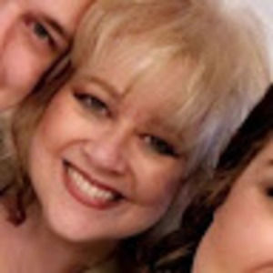 Meet your Posher, Lora